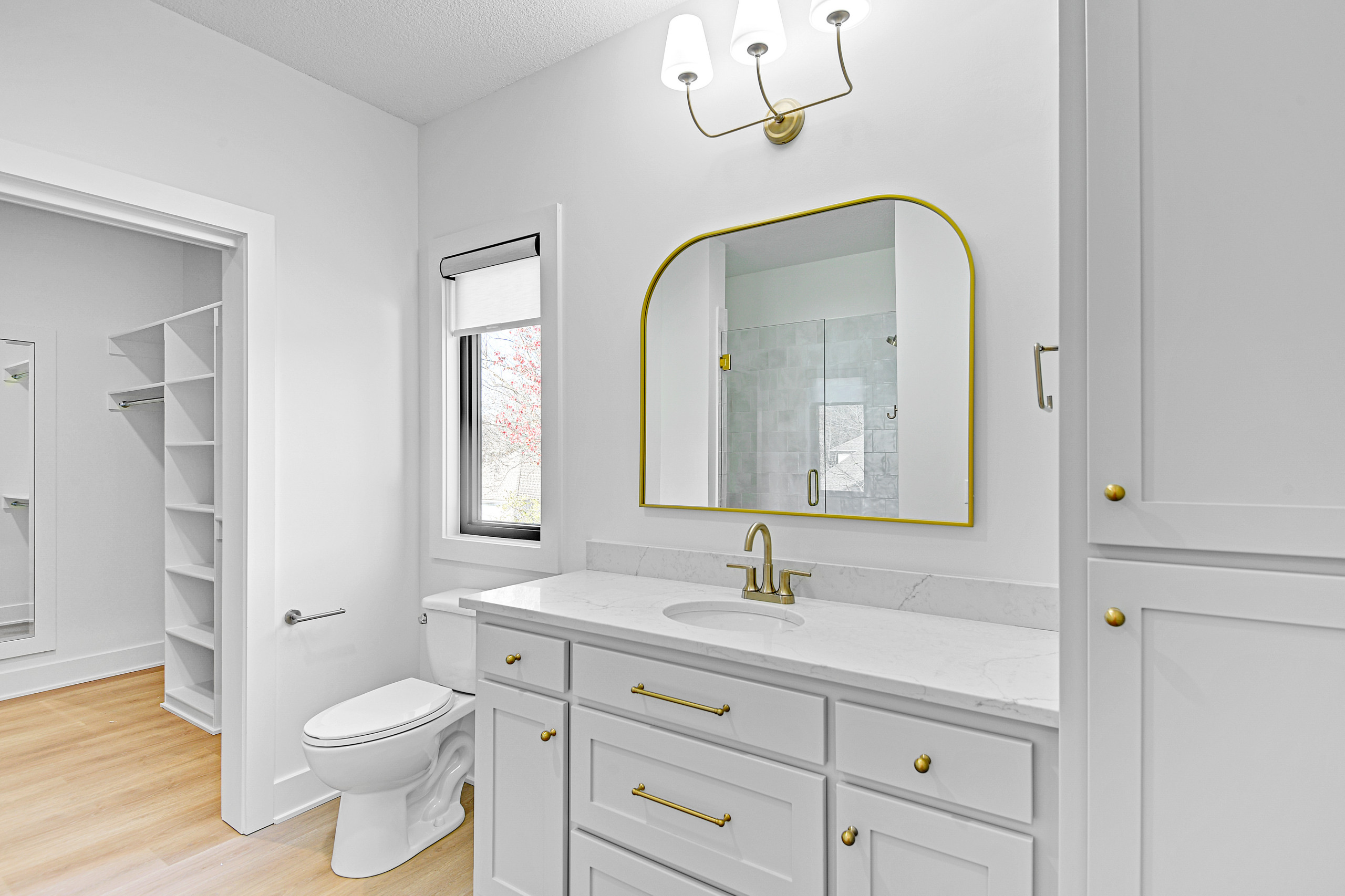 148th and Switzer, Custom Build