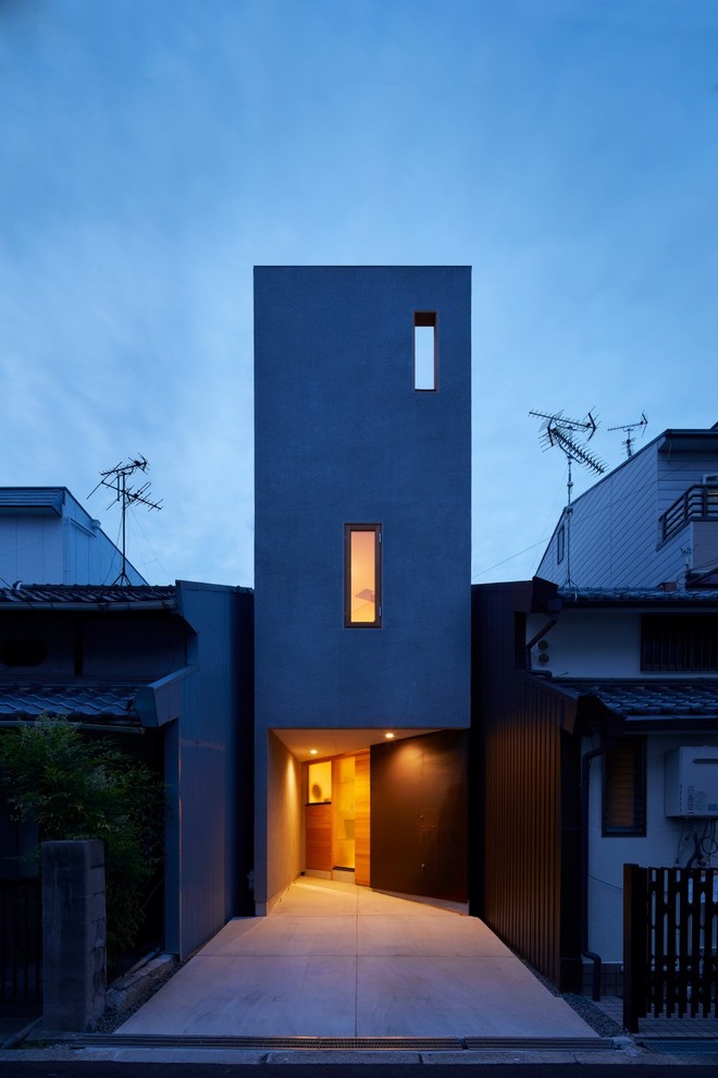 大阪にあるモダンスタイルのおしゃれな家の外観 (長方形) の写真