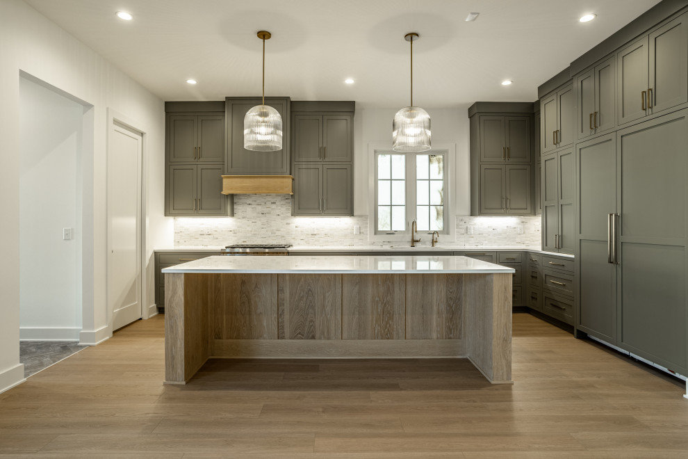 Transitional kitchen photo in Indianapolis