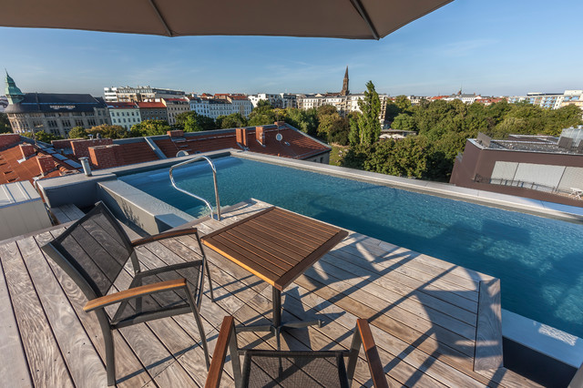 BERLINER SKYLINE pool