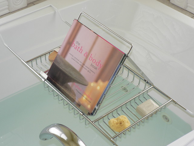 Jumbo Bath Caddy with Book Rack