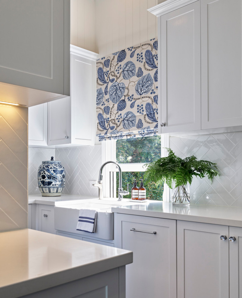 Design ideas for a beach style kitchen in Brisbane.