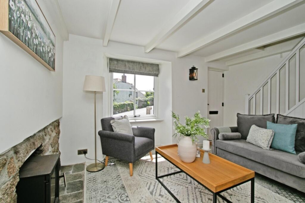 Peters Terrace - Staged to Sell
