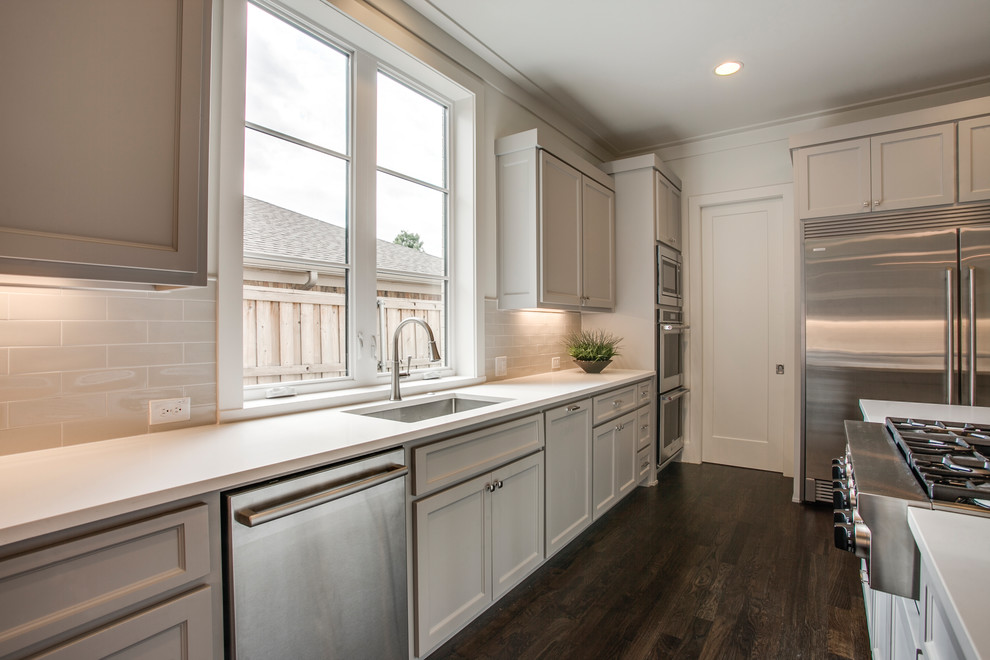 Inspiration for a transitional kitchen remodel in Dallas