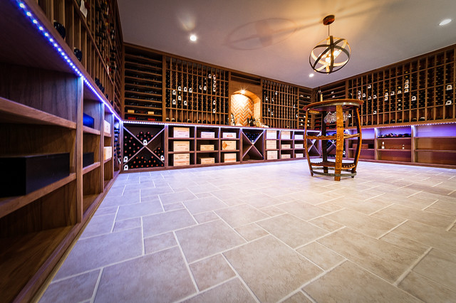 Glass enclosed wine room in Bucks County, Pennsylvania nyklassisk-vinkaelder