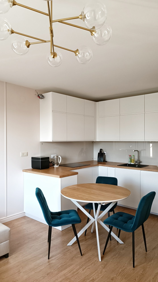 Колпино, квартира для семейной пары с маленькой принцессой