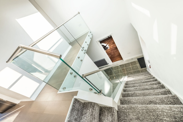 New Farm Drive contemporary-trappa