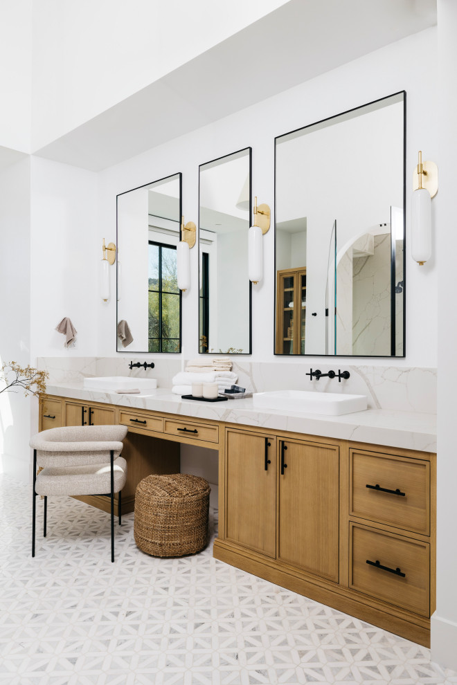 Example of a transitional bathroom design in Phoenix