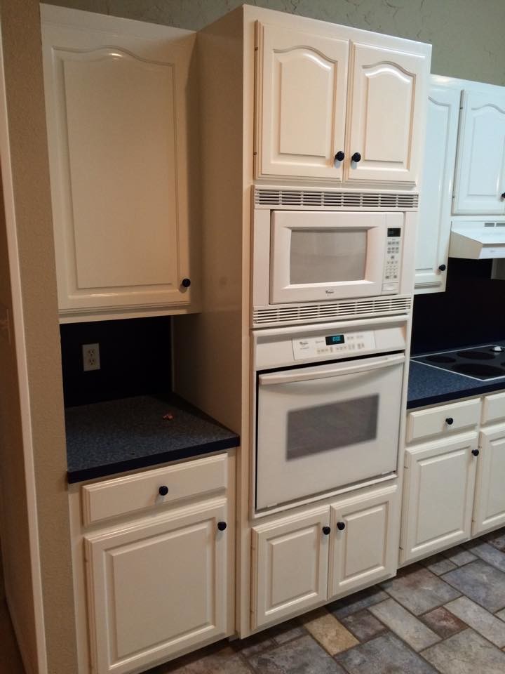Inspiration for a transitional kitchen remodel in Austin