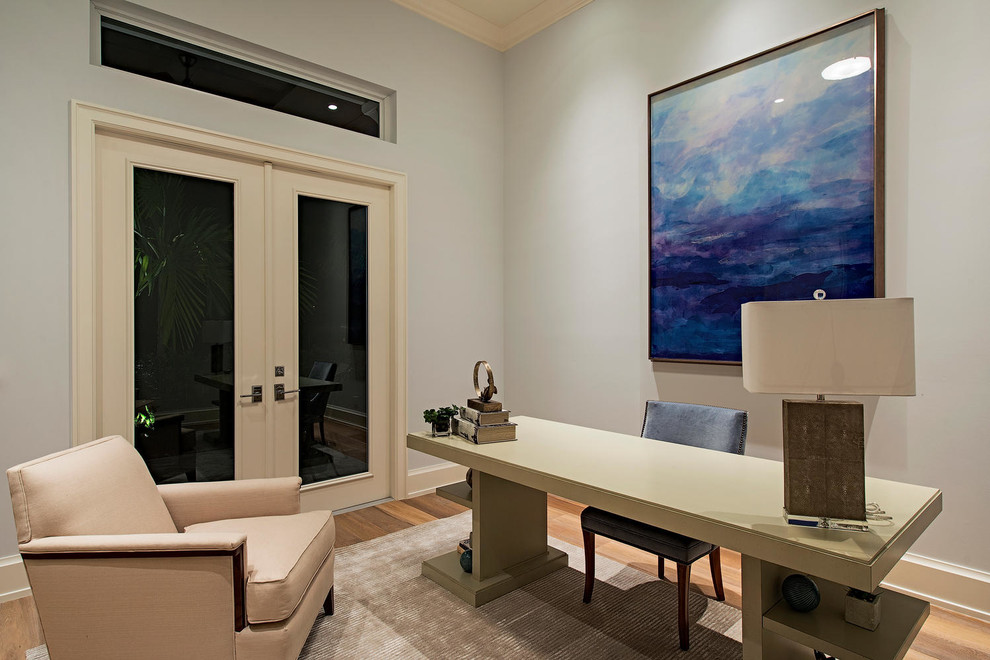 Inspiration for a transitional home design remodel in Miami