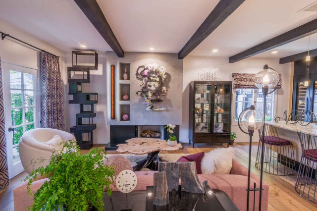 Altadena Showcase modern-vardagsrum