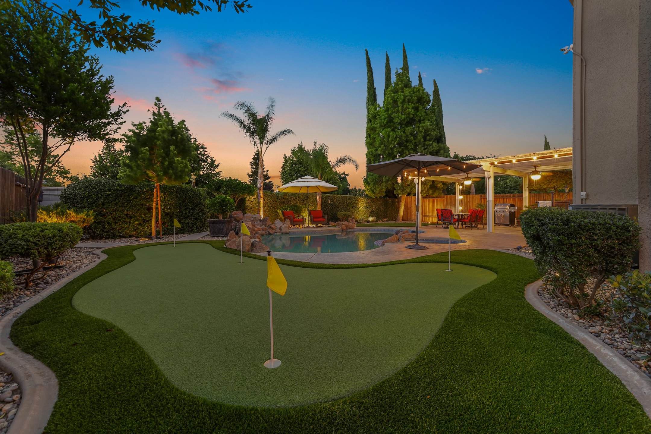Spectacular Resort-Style backyard!