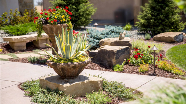 Detailed Landscape traditional-garden