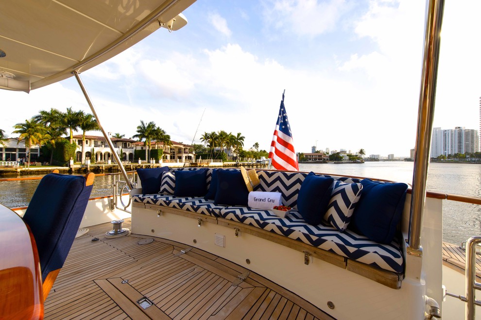 This is an example of a beach style deck in Miami.