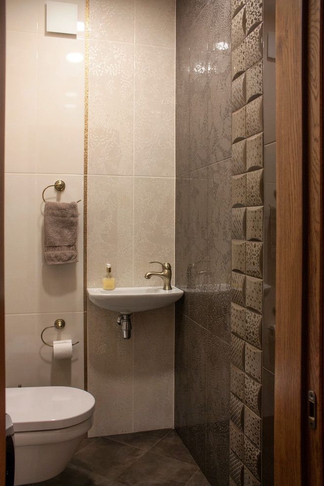 Яркая история.