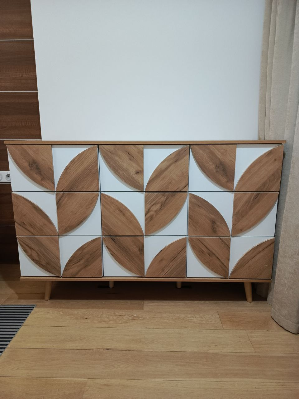 Тумбы и комоды