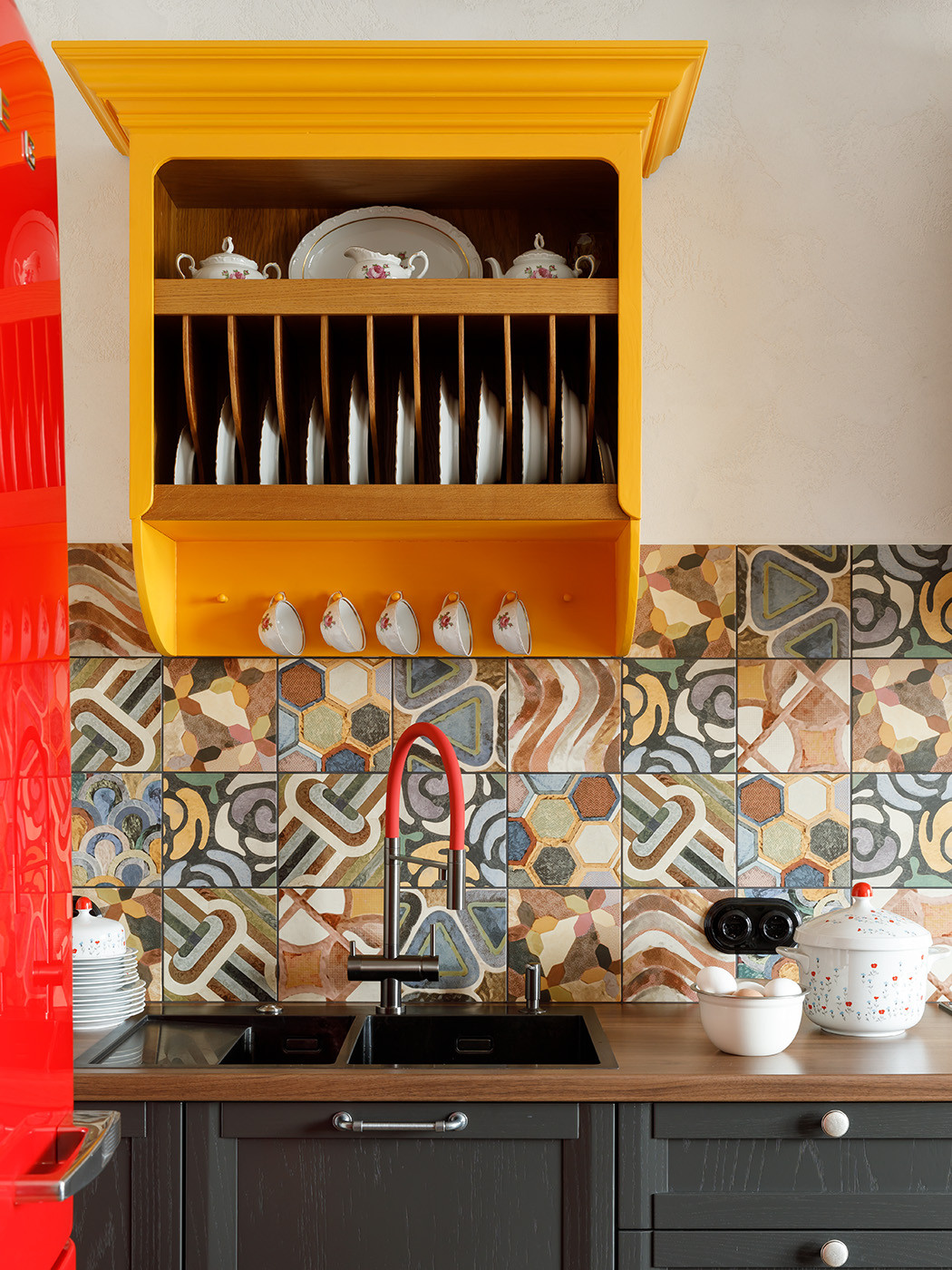 ЯРКАЯ ЭКЛЕКТИЧНАЯ КВАРТИРА