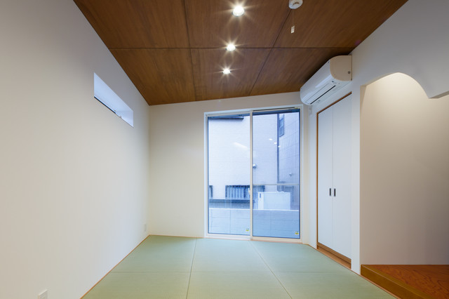 渡り廊下のある家 minimalistisch
