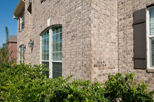 Adobe Wells - Traditional - Exterior - Dallas - by Acme ...