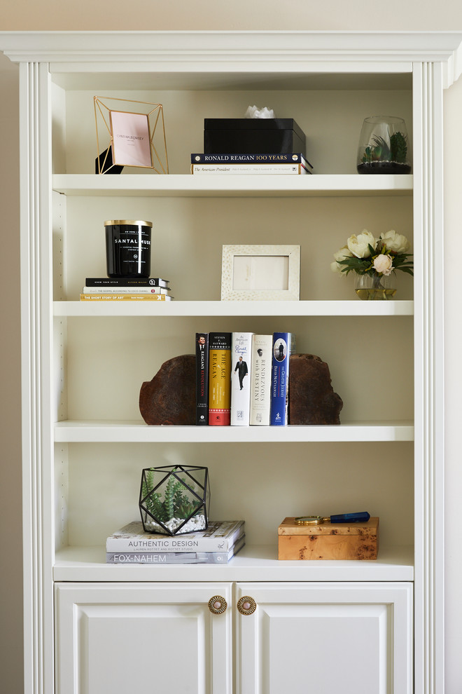 Home design - transitional home design idea in Phoenix