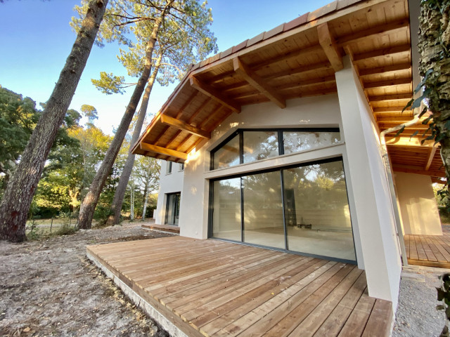 VILLA DE LA PIGNADA  I construction I contemporary-deck