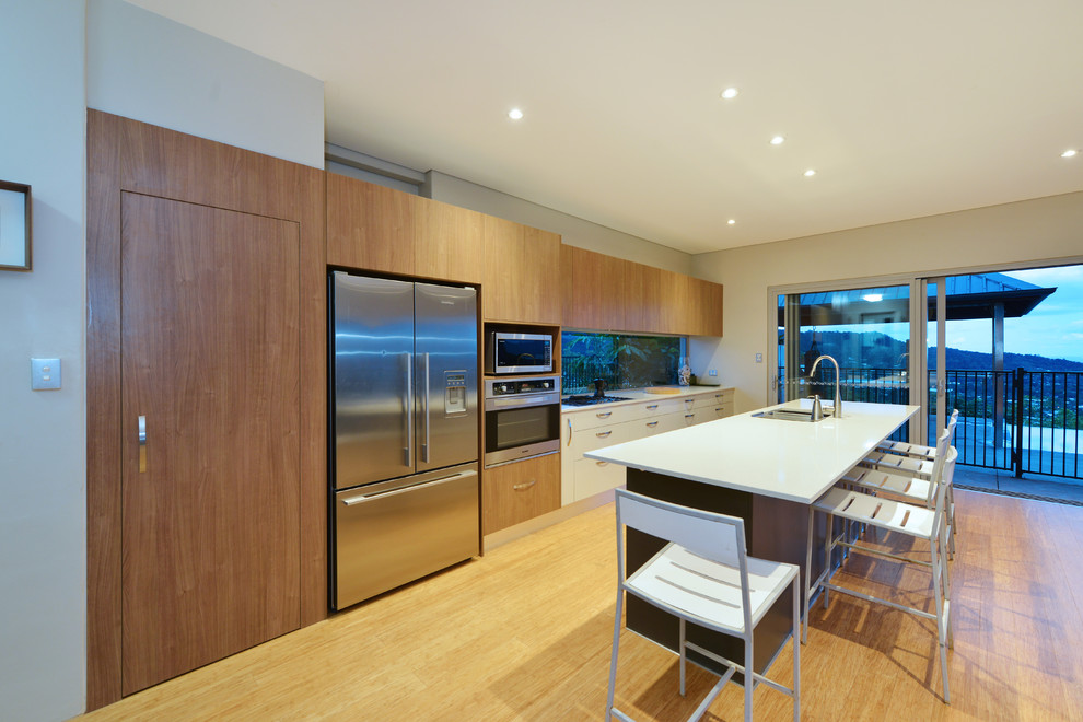 Transitional kitchen in Cairns.