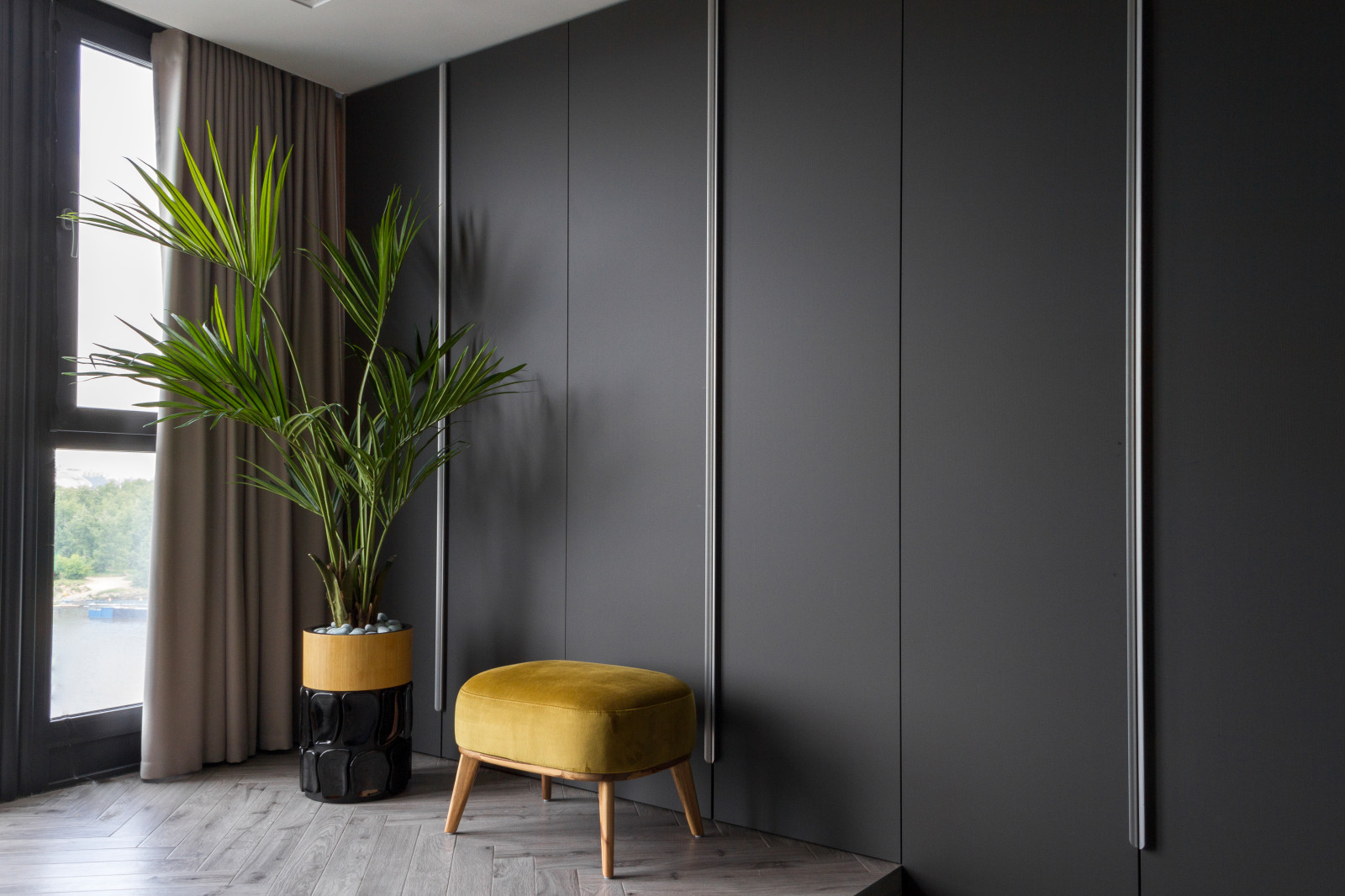 Мастер-спальня: шкаф