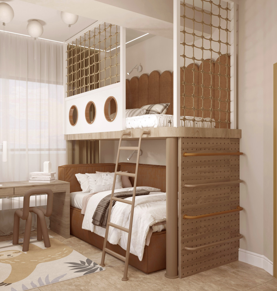 Двухэтажный жилой дом с видом на горы.