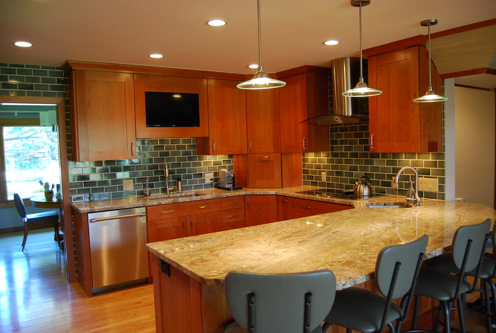 Kitchen - kitchen idea in Denver