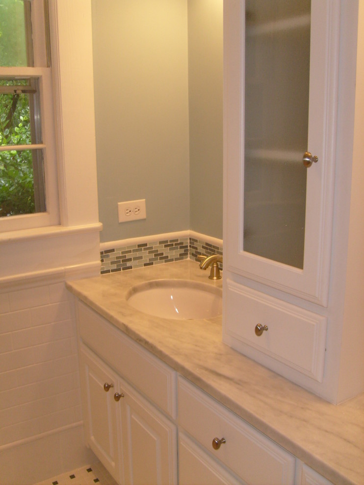 Bungalow Bath