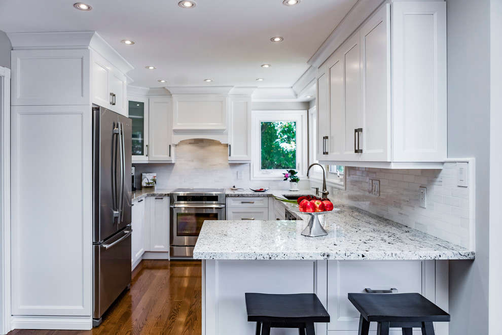 Inspiration for a transitional kitchen remodel in Toronto