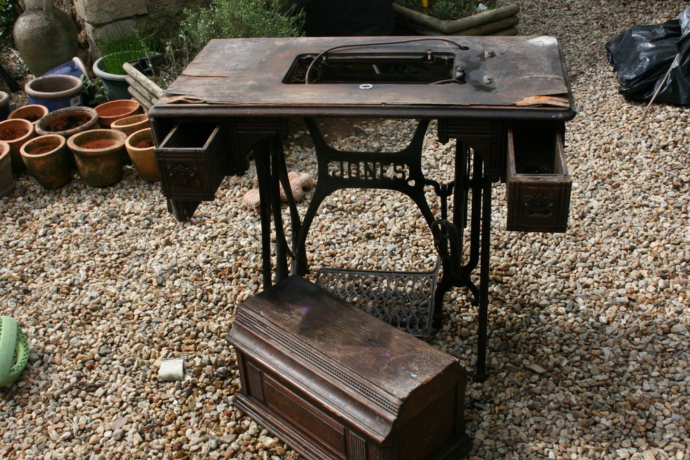 Need to restore an old sewing machine, as an outide feature