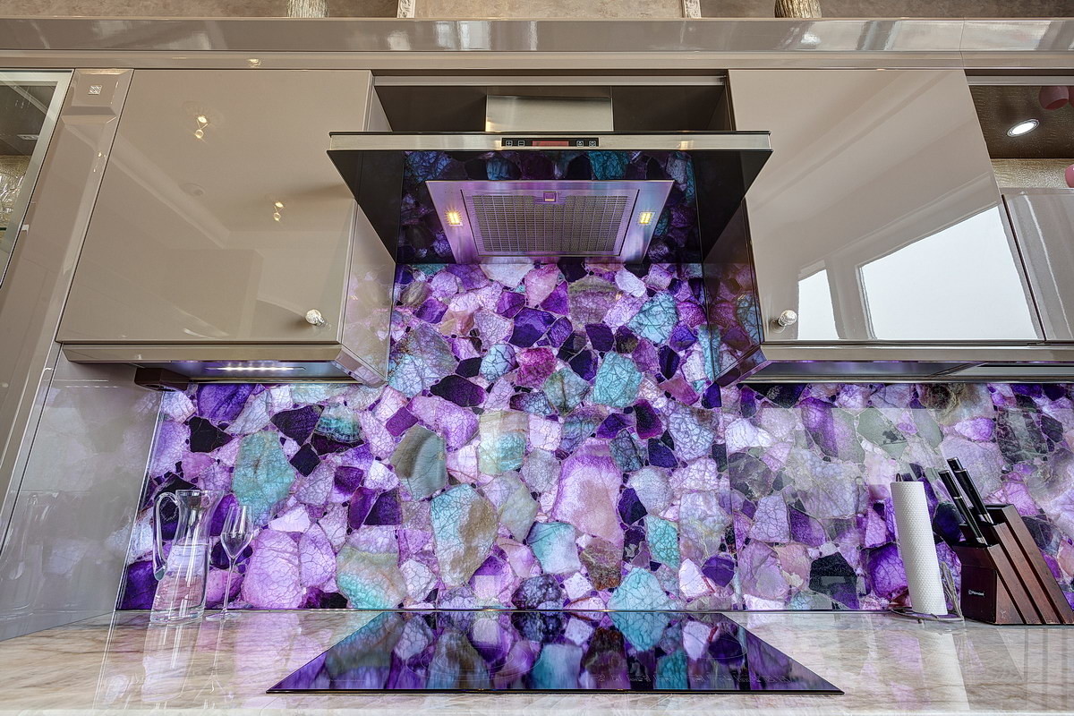 Натуральный камень в интерьере квартиры