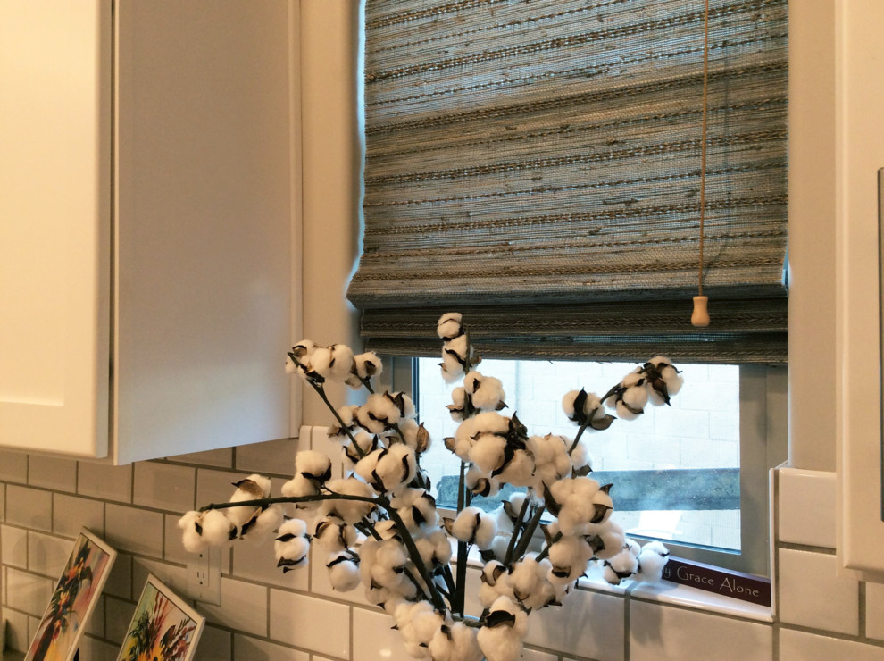 Large transitional kitchen photo