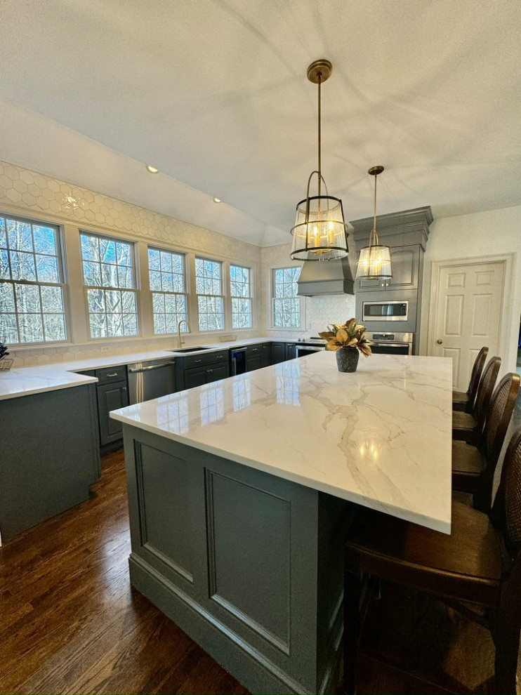 Kitchen - transitional kitchen idea in Boston