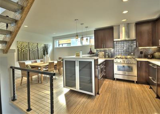 Pea Patch moderno-cucina