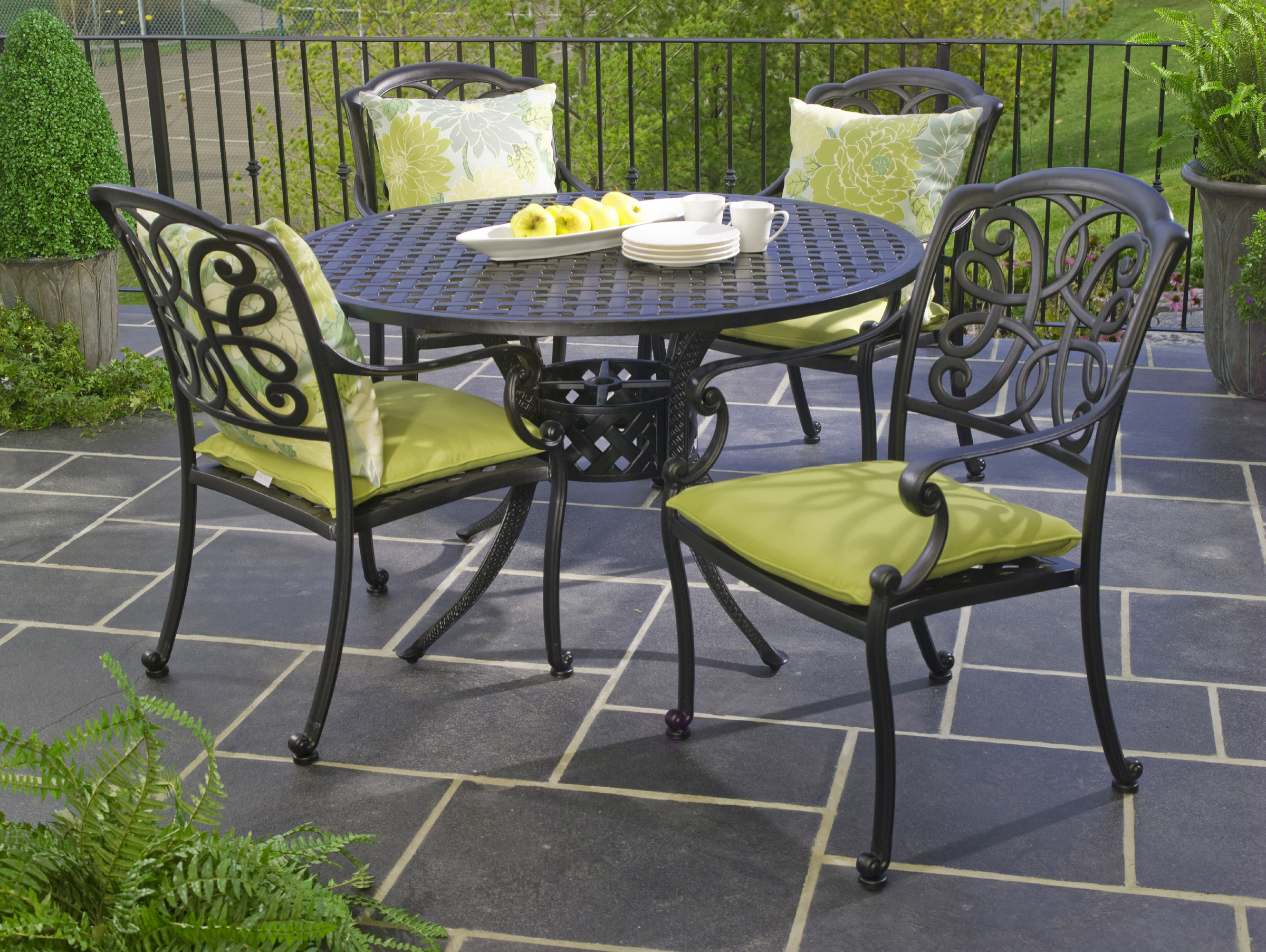 hauser cast iron patio set