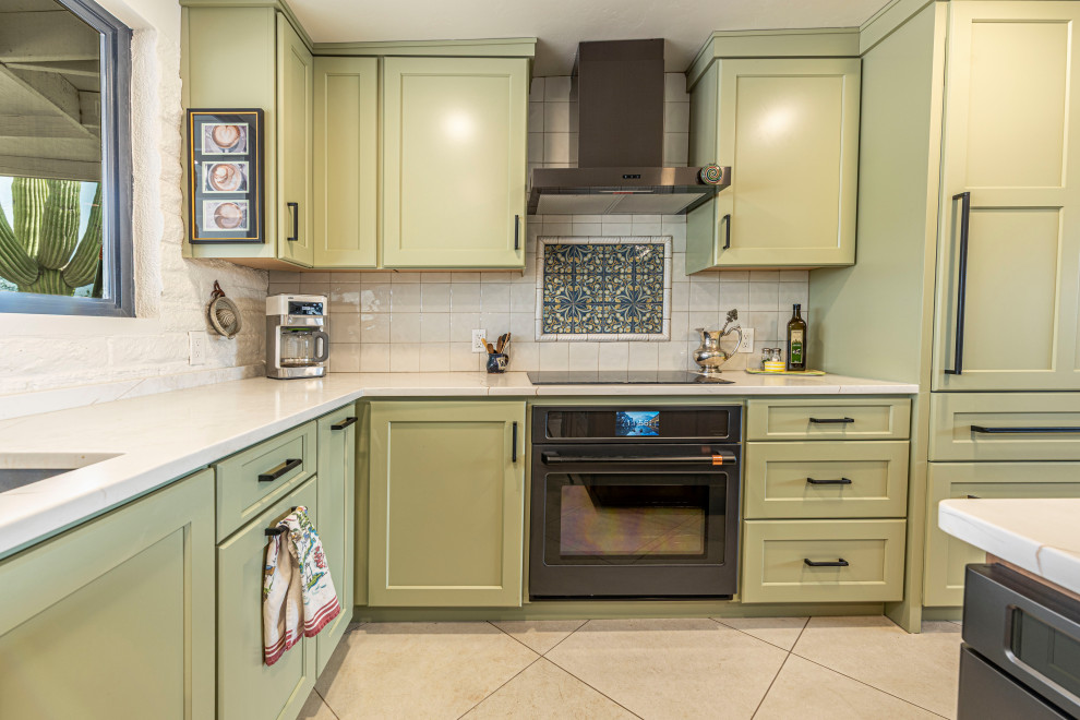 Inspiration for a transitional l-shaped kitchen remodel in Phoenix