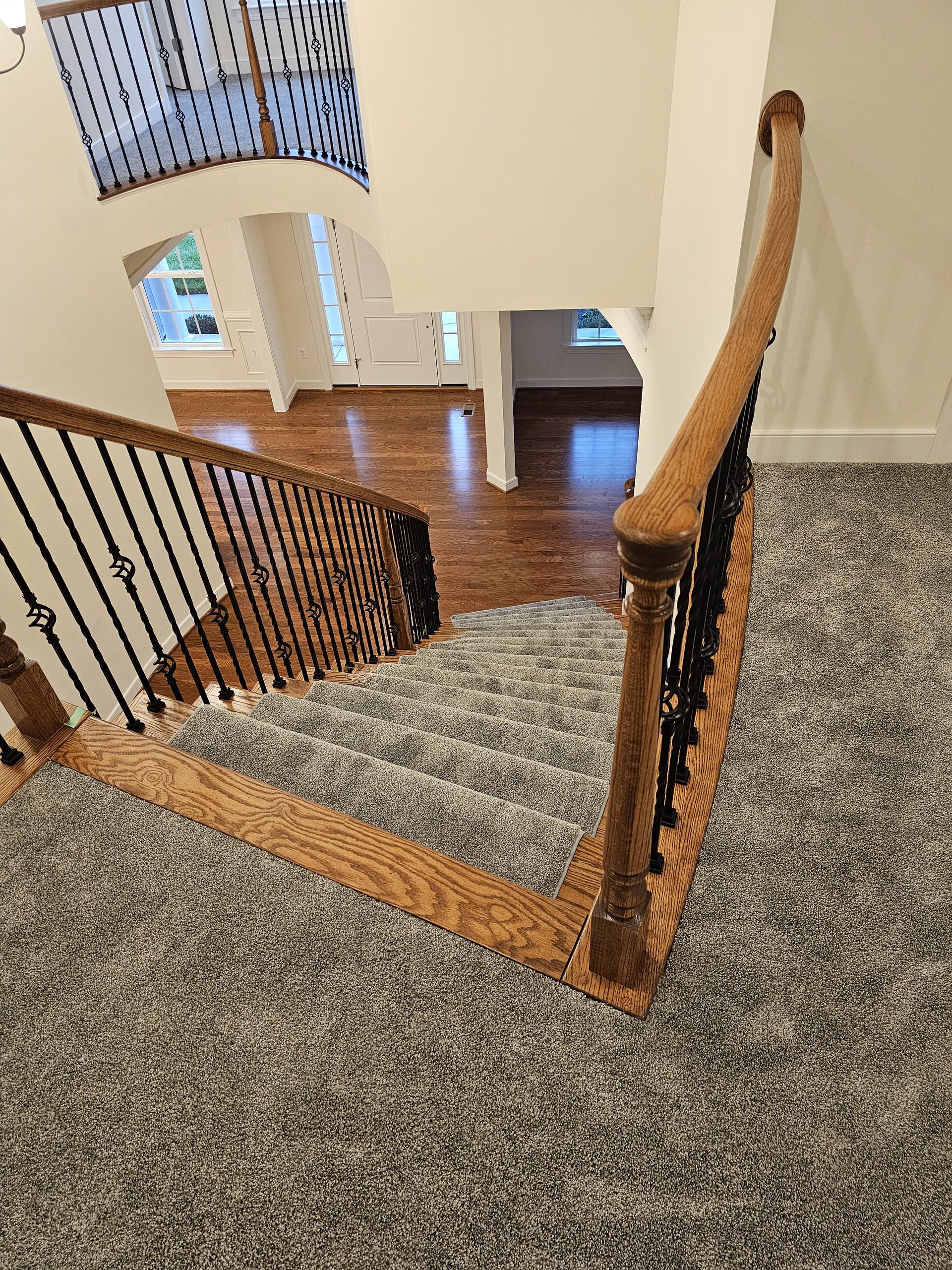 128_Grand Entryway Elliptical Staircase, Nokesville, VA 20181