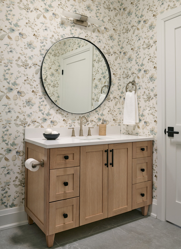 Example of a transitional home design design in Toronto
