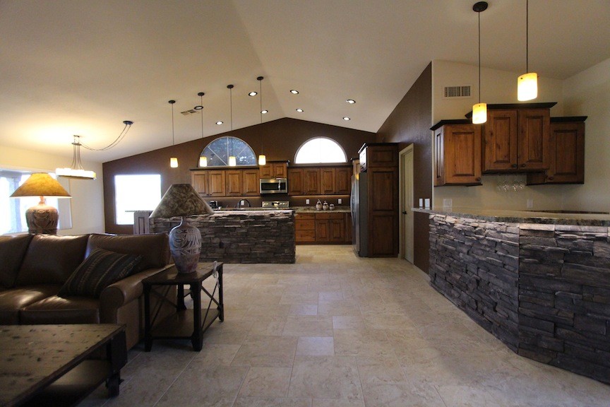 Home design - rustic home design idea in Phoenix