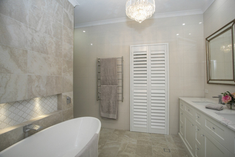 This is an example of a contemporary bathroom in Perth.