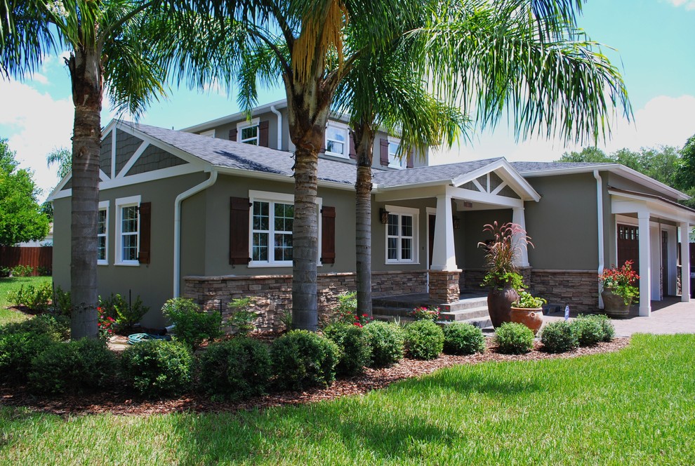 Photo of a traditional exterior in Orlando.