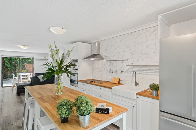 Kitchen transitional-kitchen