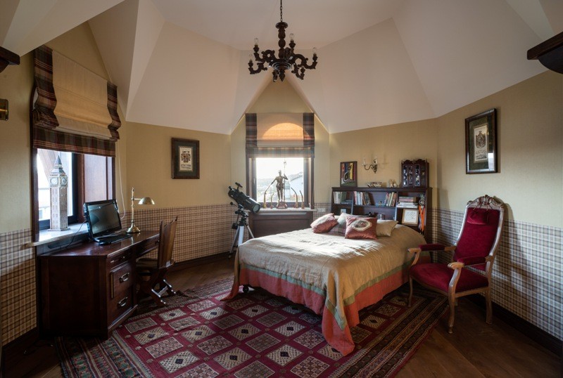 Дом с антиквариатом