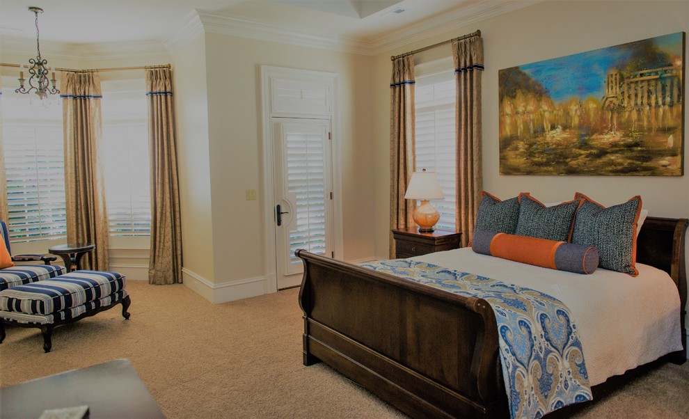 Bedroom - transitional bedroom idea