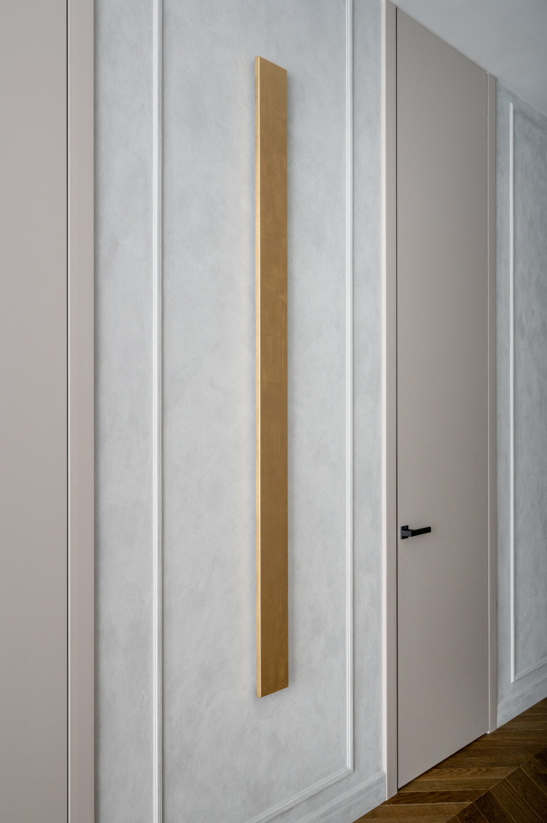 105 Садовые Кварталы. Бра в золотой потали.