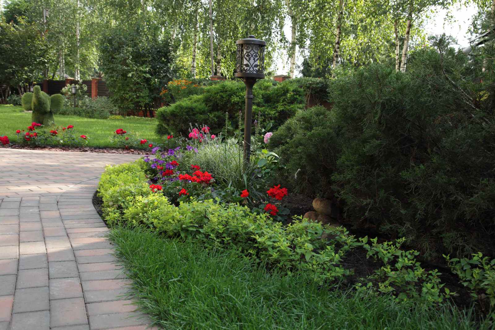 Любимовка. Мощение в пейзажном саду.