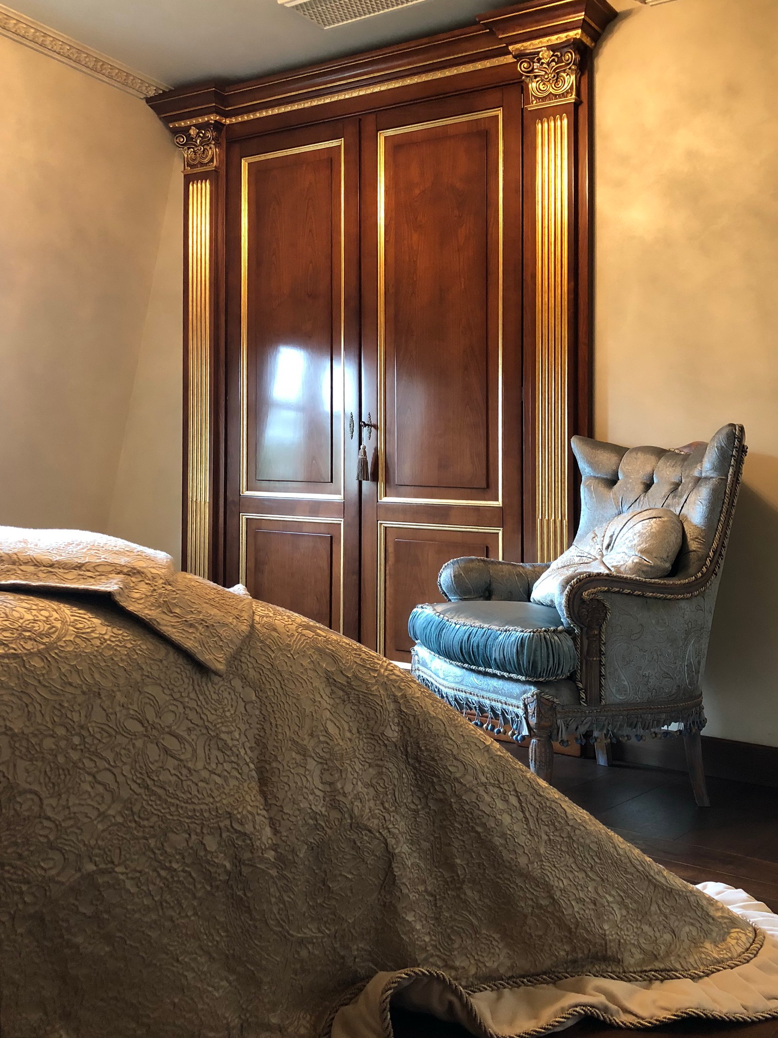 Спальни под мансардной крышей