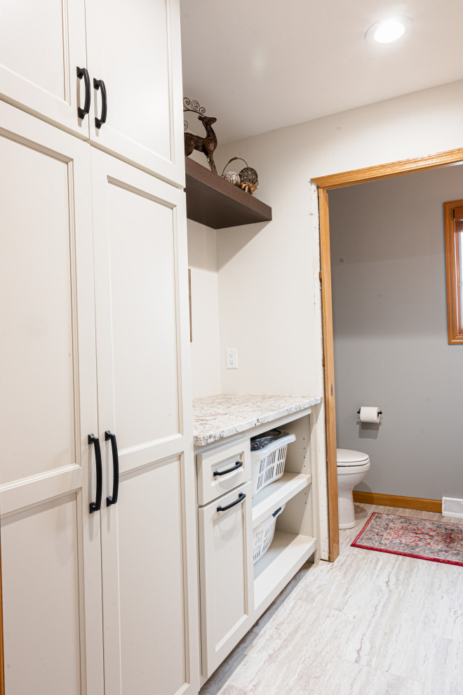 Kitchen - transitional kitchen idea